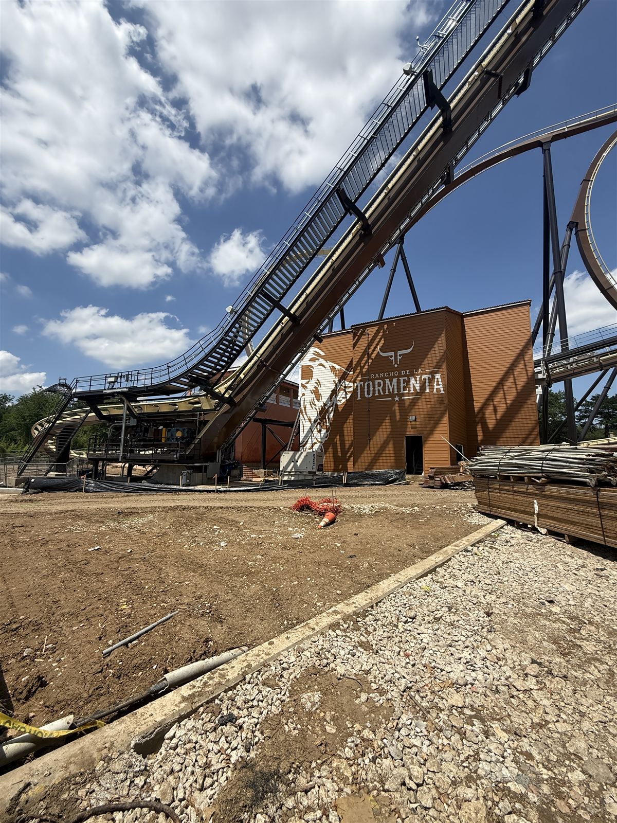 Tormenta Rampaging Run station building and lift hill at Six Flags Over Texas during construction